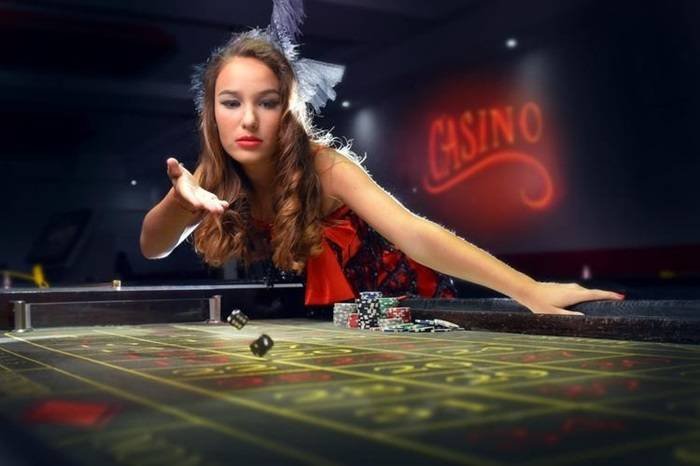 Filipino player using ag777 mobile app on smartphone for sports betting